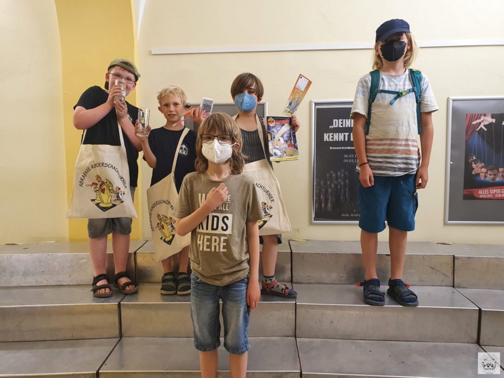 Gruppenbild nach der Siegerehrung beim Abrafaxe-Turnier 2022