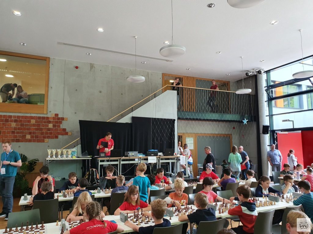 Ein kleiner Blick in den Turniersaal des S5-Cup in Strausberg und somit in die Aula der Lise-Meitner-Oberschule.